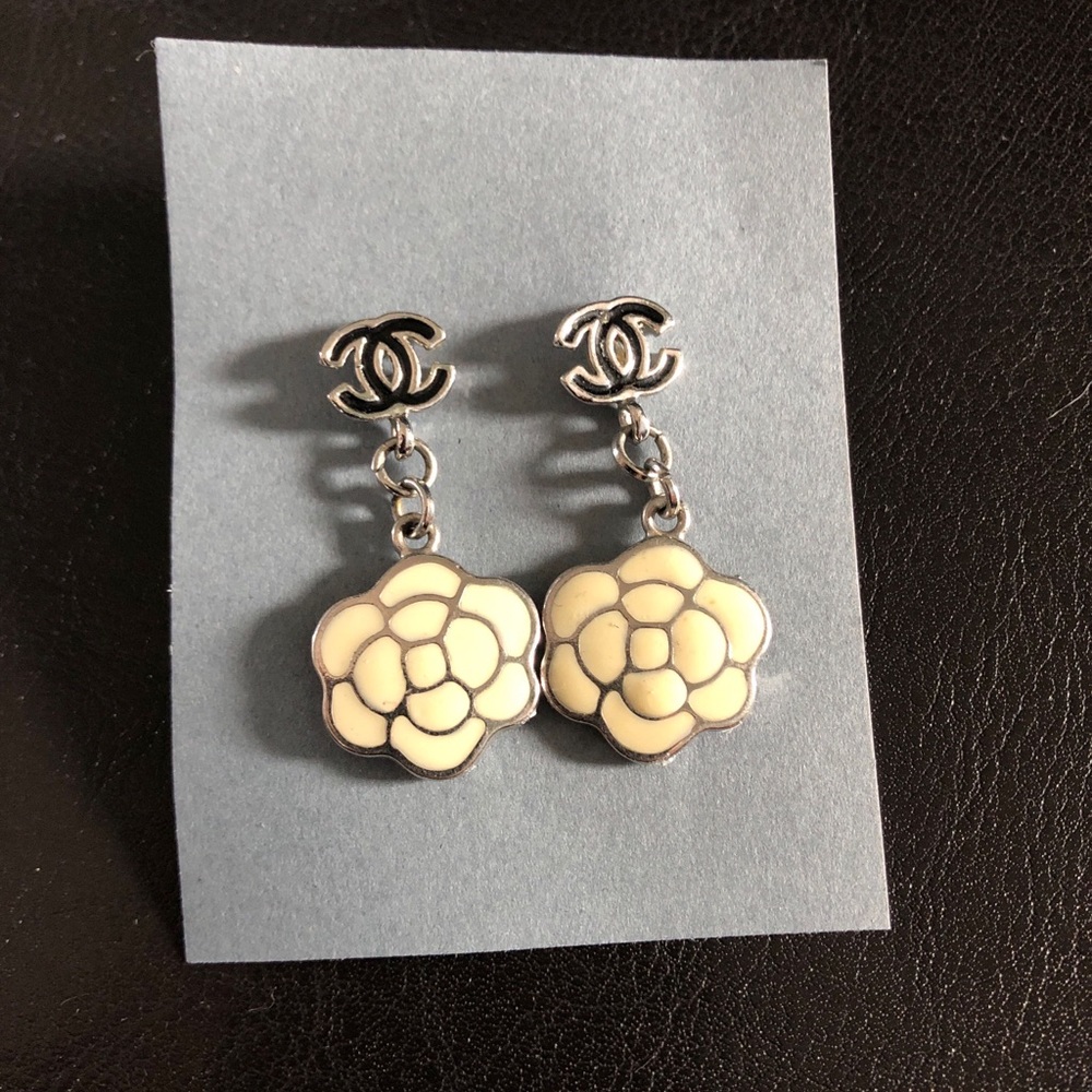 Chanel flower earrings